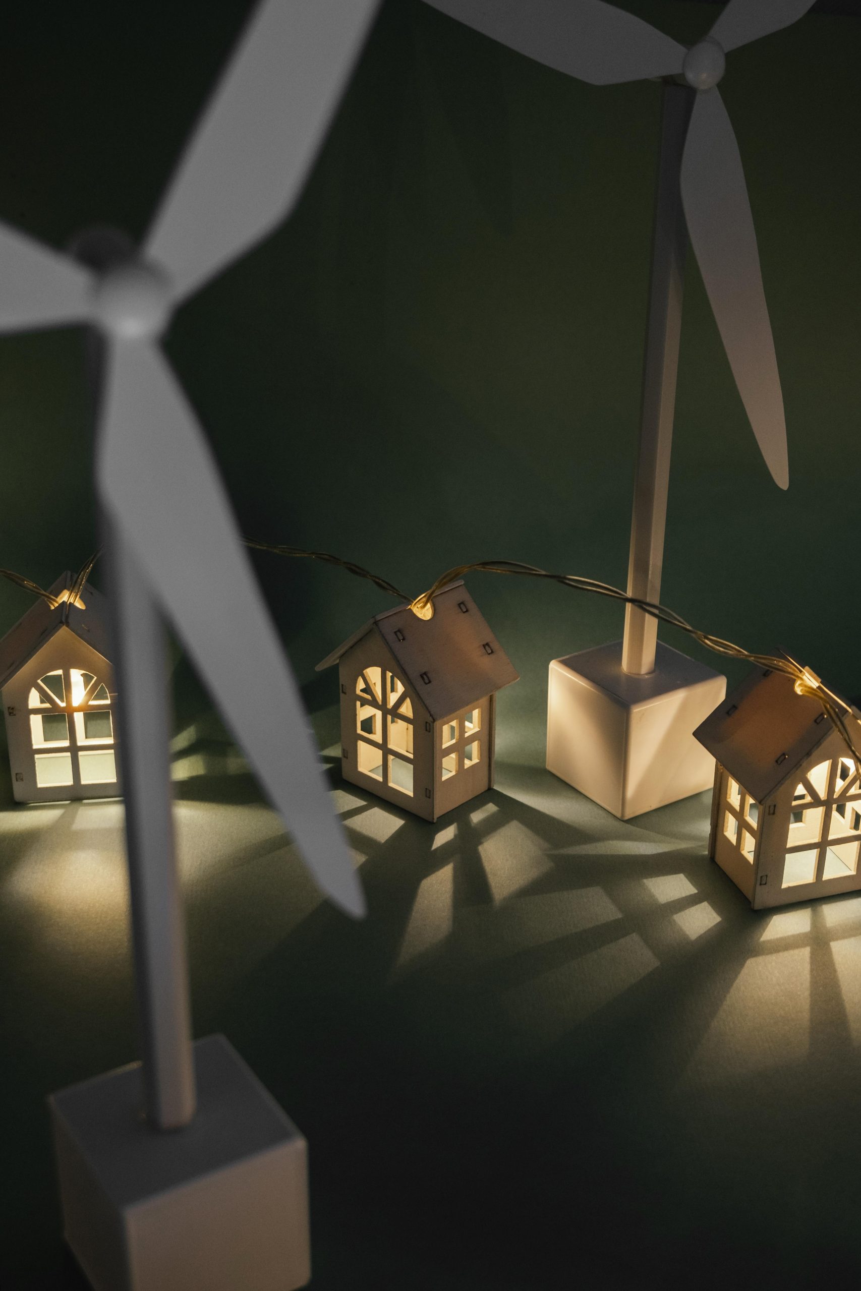 Criza energiei electrice: Avertismentul lui Elon Musk despre viitorul alimentării globale 1 close up windmills project scaled