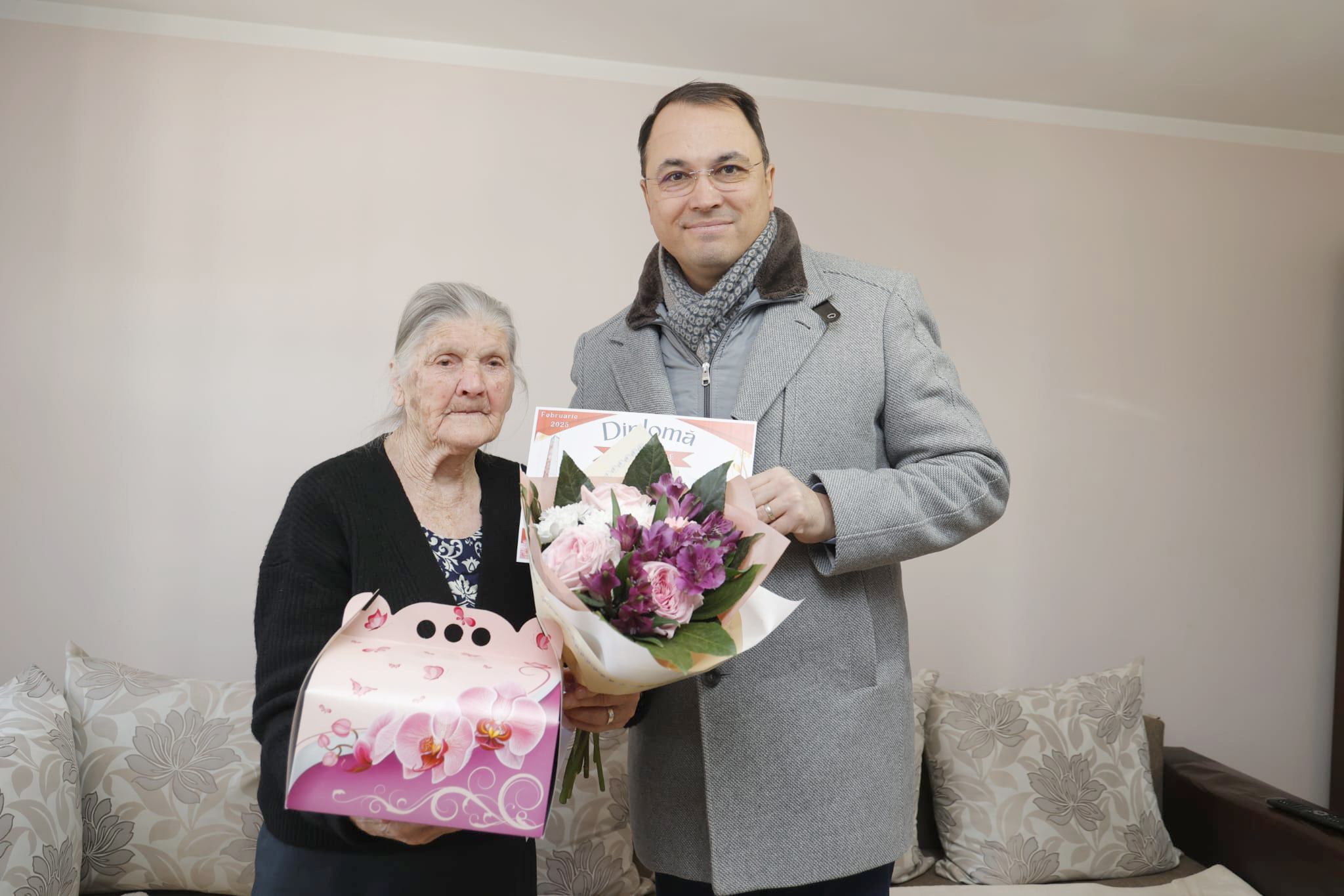 O sută de ani de viață, sărbătoriți cu recunoștință la Focșani 1 batrana 100 ani focsani
