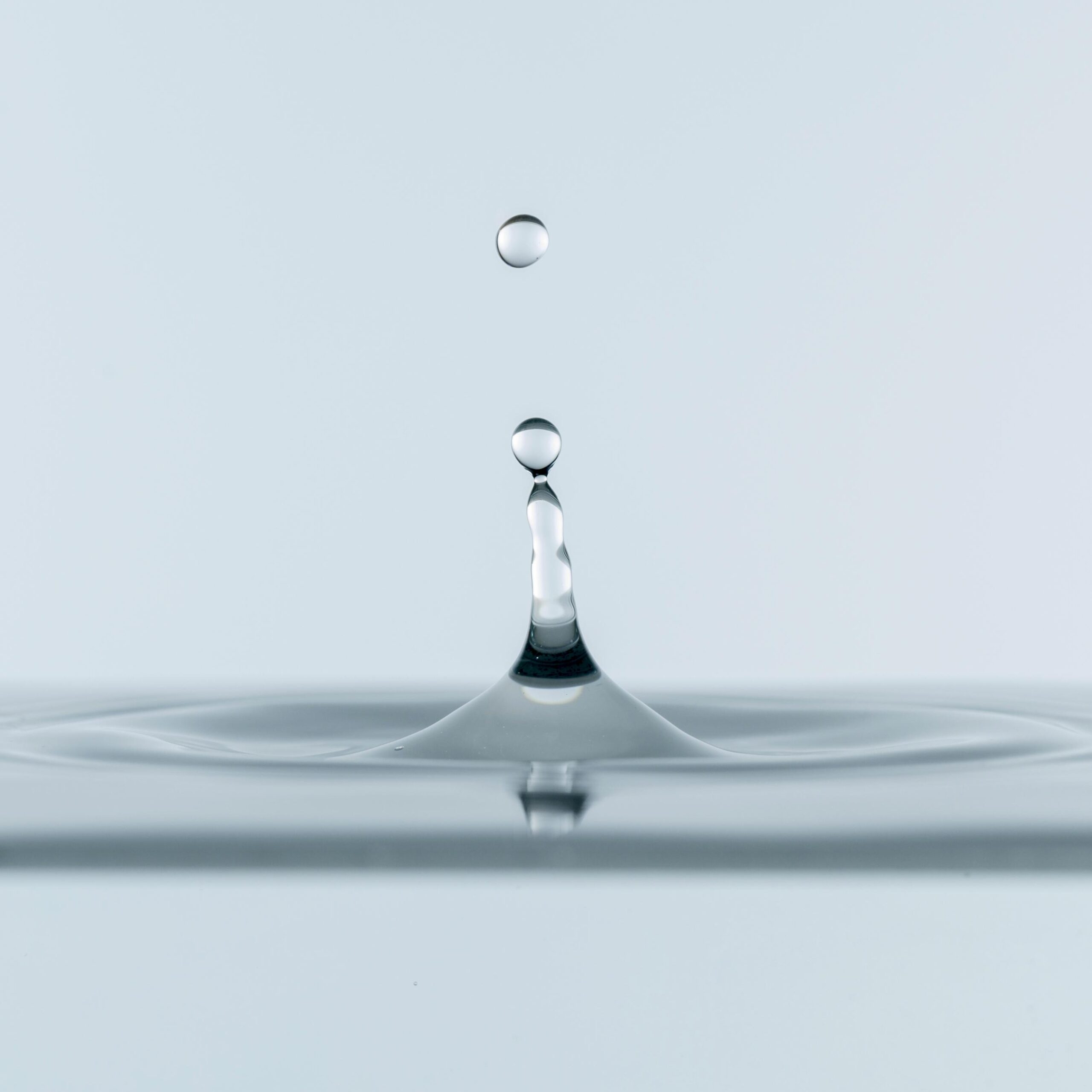 Inițiativa Președintelui CJ Vrancea, Nicușor Halici, referitor la prețul apei potabile în județ 1 front view clear water drops scaled