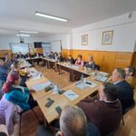 FOTO-Planurile cadru de liceu dezbătute la Focșani de cadrele didactice și conducerea FSLI România 3 sindicat 3