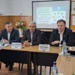 FOTO-Planurile cadru de liceu dezbătute la Focșani de cadrele didactice și conducerea FSLI România 4 sindicat 4
