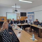 FOTO-Planurile cadru de liceu dezbătute la Focșani de cadrele didactice și conducerea FSLI România 8 sindicat 8