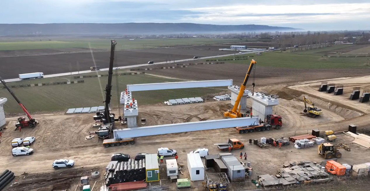 VIDEO-Autostrada Focșani – Bacău prinde contur: lucrări intense și promisiuni ferme pentru finalizare în 2025 1 autostrada focsani-bacau progres
