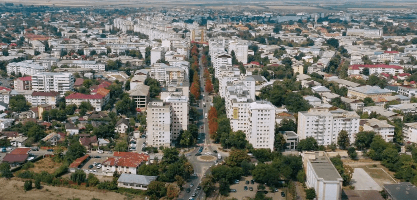 CJ Vrancea: Evaluarea clădirilor vulnerabile continuă pentru un viitor în siguranță 1 focsani din aer