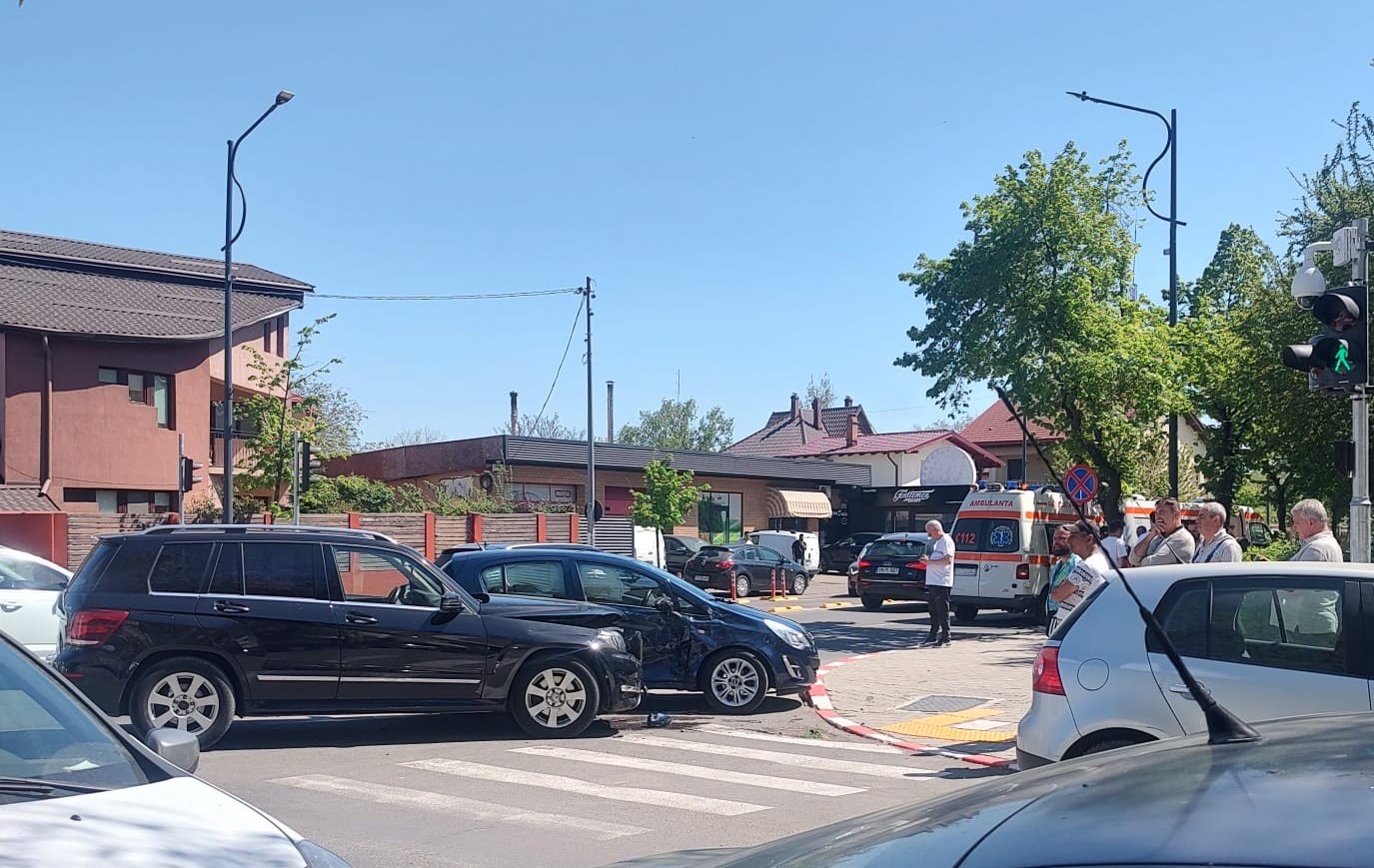 Accident la intersecția bulevardului Bucegi cu strada Constituției din Focșani 1 WhatsApp Image 2025 04 23 at 14.08.36