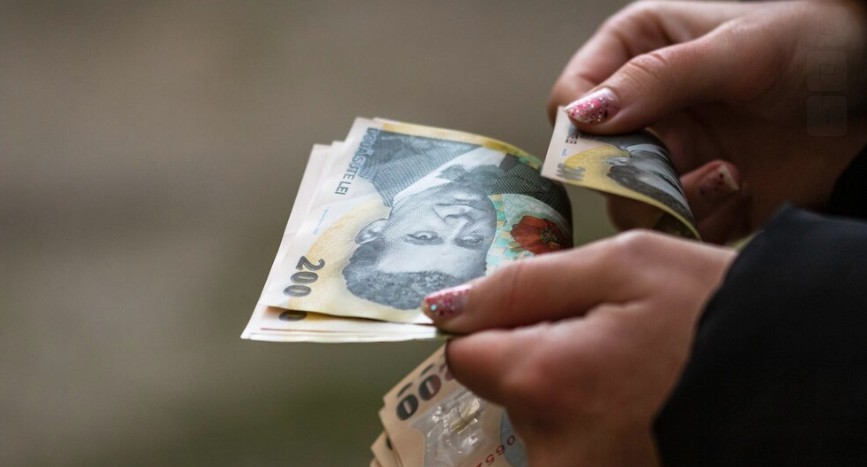 Plăți sociale făcute în avans înainte de Paște: Pensiile, alocațiile și ajutoarele ajung mai devreme la români 1 pensii si salarii pasti