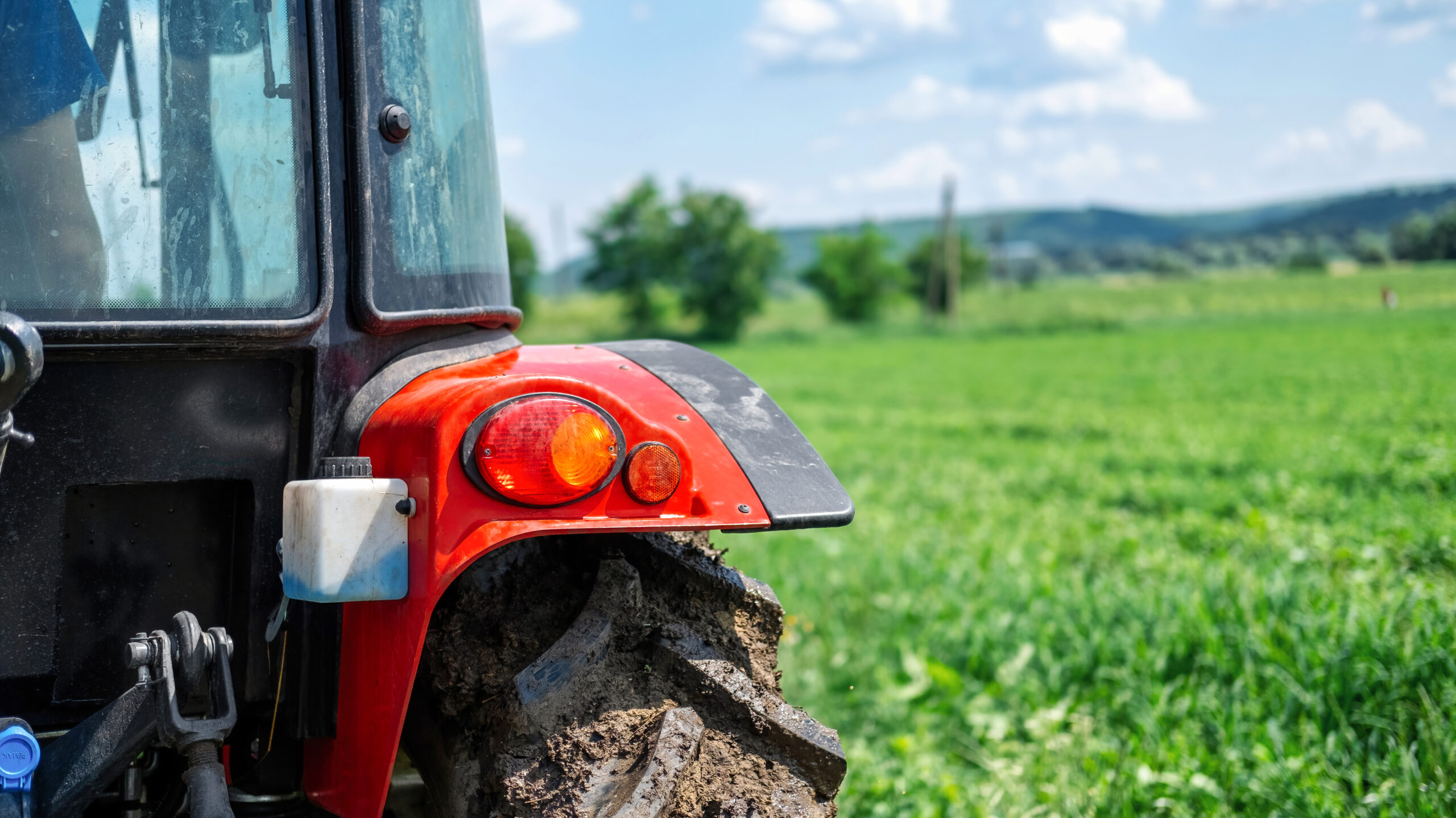 Tragedie la Soveja: un bărbat a murit strivit de tractor în timp ce lucra în pădure 1 barbat strivit de tractor