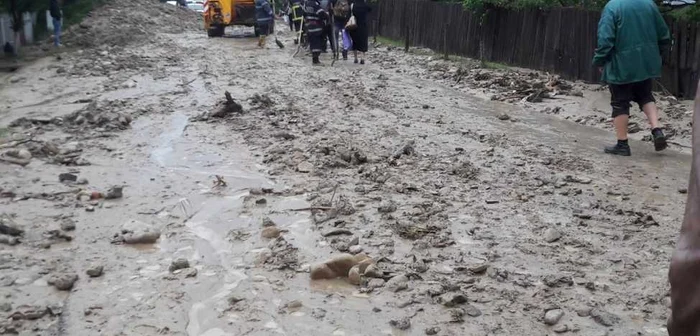 Consiliul Județean Vrancea intervine de urgență pentru refacerea drumurilor distruse de inundații 1 drumuri reabilitate vrancea