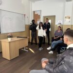 Carieră în sistemul penitenciar și lecții despre siguranță: elevii de la Liceul Tehnologic „G.G. Longinescu” au participat la o întâlnire interactivă cu Penitenciarul Focșani și IPJ Vrancea 6 activitate 5
