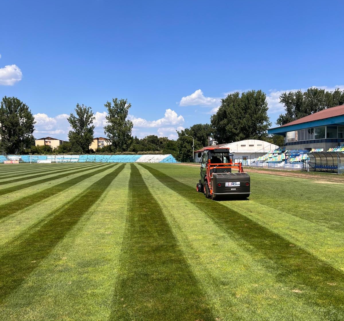 Stadionul „Milcovul” intră într-o nouă etapă de modernizare: lucrări ample finalizate și pregătiri pentru sezonul 2026 1 598797878 845325738310351 2699055263751349206 n